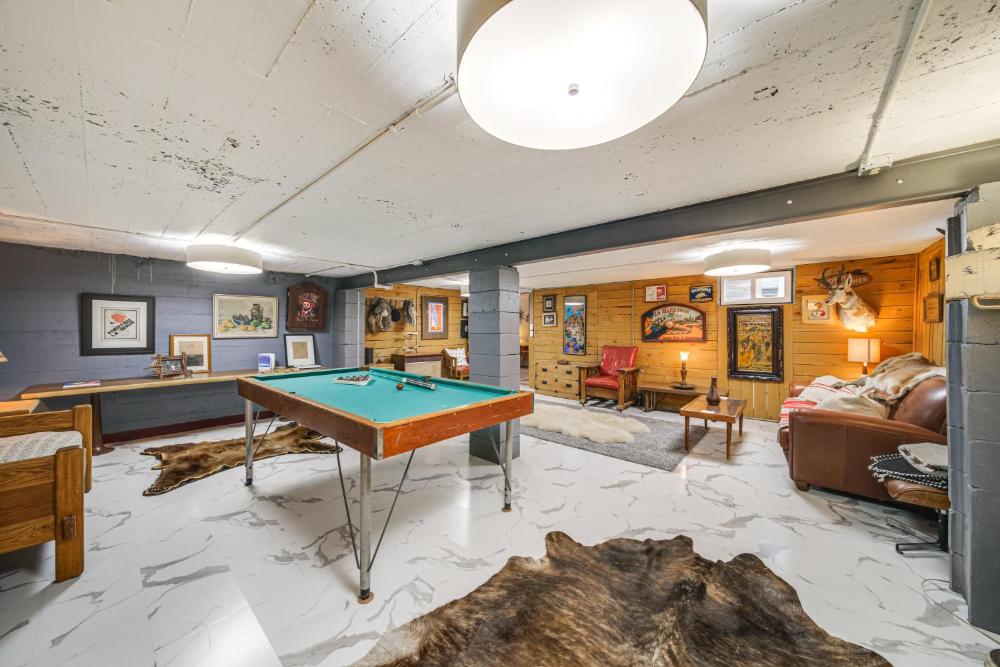 Hot Tub and Sweeping Views Apt in Clarkston!